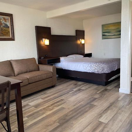 Holiday Motel ウェストポート エクステリア 写真