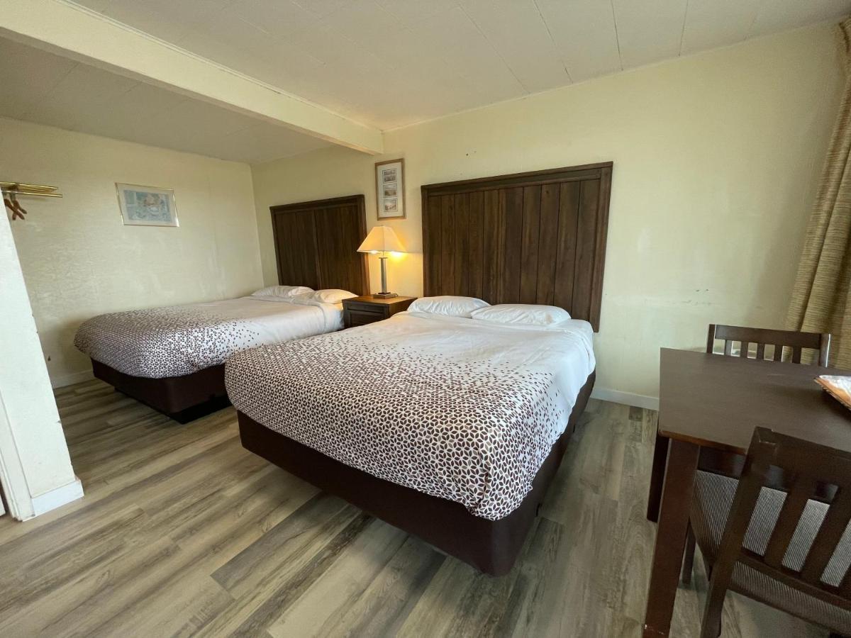 Holiday Motel ウェストポート エクステリア 写真